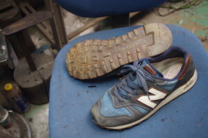 魂の宿る一足を、再び路上の主役へ New Balance 1300:色褪せない名作の「沈黙」