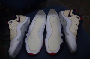山梨県K様よりご依頼:NIKEエアズームフライトのソール剥がれ(再接着・オパンケ縫い)完全復活レポート