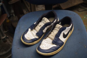 NIKE エアジョーダン ゴルフシューズのソール剥がれ、修理できます｜埼玉の靴修理事例【オパンケ縫い補強】