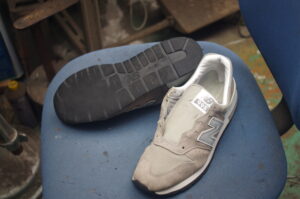 New Balance 995 ソール交換｜すり減ったアウトソールをVibramでリペア