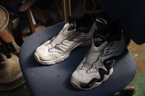 NIKE エアズームフライト｜ソール剥がれ修理】愛媛県からのご依頼事例